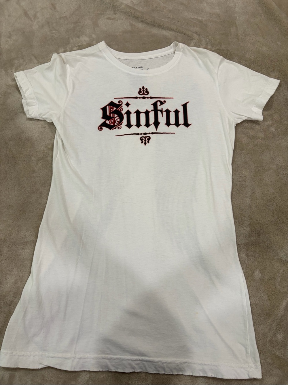 Sinful White Tee with Black and Red Gothic Logo bling embellished wings size XL